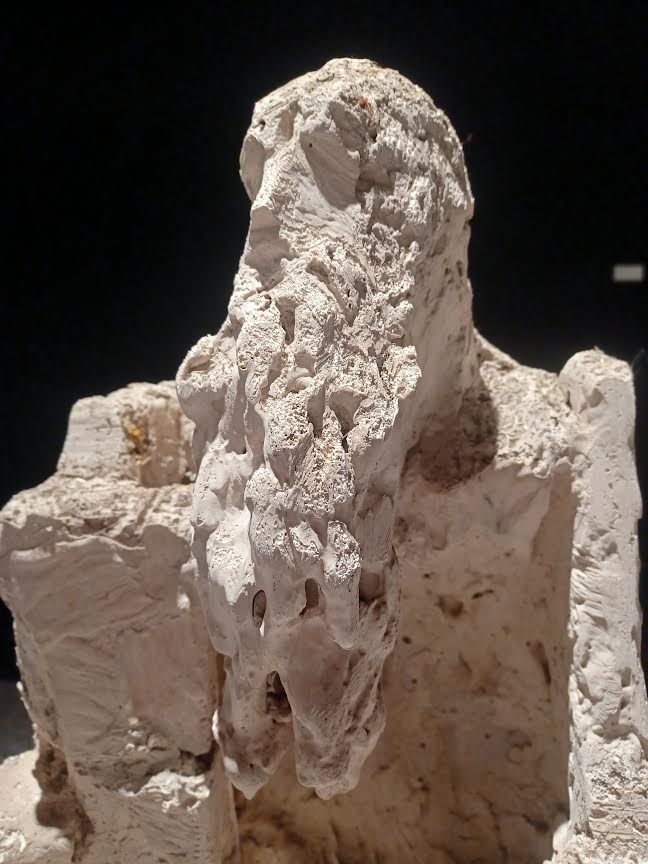Apóstol en escayola. Exposición Una Mirada Sincera. Venancio Blanco. Enero - Junio 2022. Sala de exposiciones Santo Domingo de la Cruz, Salamanca