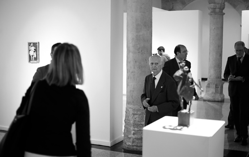 Venancio Blanco en la exposición Divertimentos de taller. Venancio Blanco. Abril - Septiembre 2016. Sala de Exposiciones Santo Domingo de la Cruz, Salamanca
